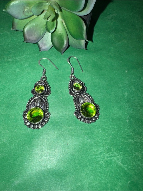 Jewelry - Silver Peridot Earrings